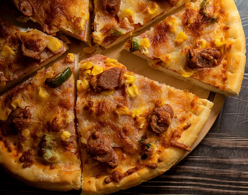 Pollo pizza Helsingissä Terra Pizzeriassa