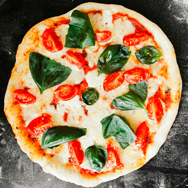 Margharita pizza Helsingissä Terra Pizzeriassa